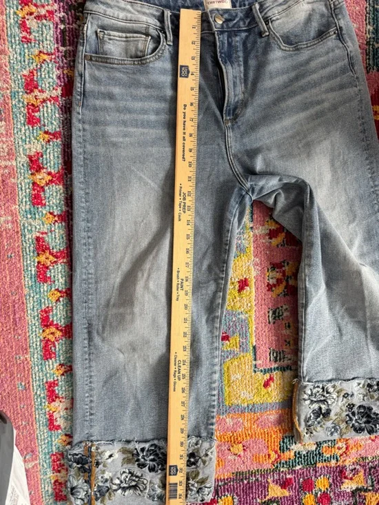 Driftwood Charlee Embroidered Floral Cuff Barrel Leg Jeans Size 33 euc Sundance - Picture 9 of 9